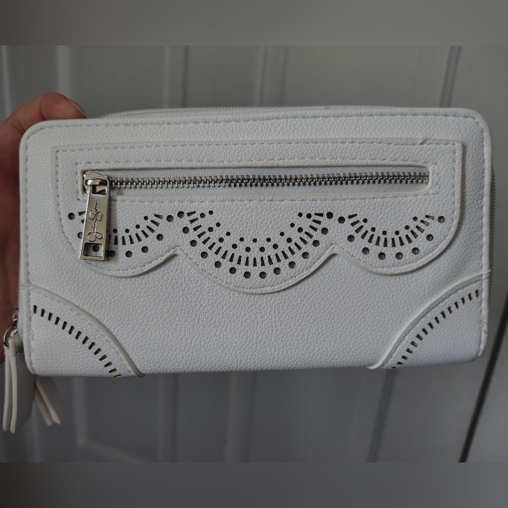 Jessica Simpson White Perforated Scallop Wristlet Wallet